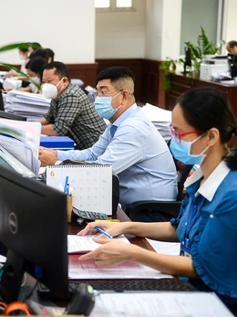Bộ Nội vụ hướng dẫn mới về quy trình tạm đình chỉ công tác với công chức
