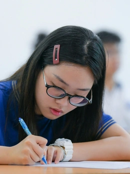 Phổ điểm 5 khối xét tuyển đại học A, A1, B, C, D1