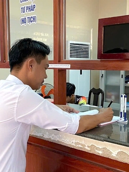 Để người dân không còn sốc với lời 'xin lỗi, cảm ơn' ở trung tâm hành chính công phường, xã