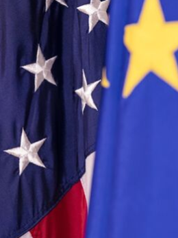 EU chấp nhận mức thuế đối ứng 10% của ông Trump