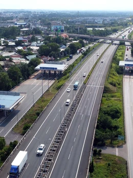 Lập tổ công tác triển khai các dự án giao thông kết nối TP.HCM và Đồng Nai