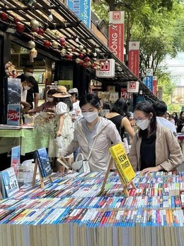 10 năm ở đường sách