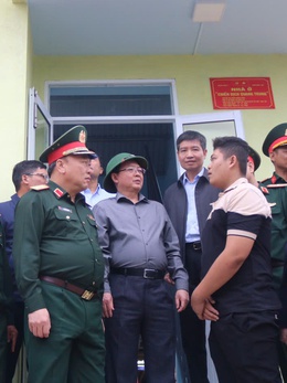 Chiến dịch Quang Trung: 1 tháng dựng lại 1.600 mái nhà cho người dân vùng lũ Đắk Lắk