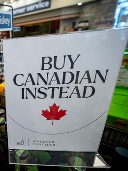 Canada quyết tâm tẩy chay rượu bia Mỹ, doanh nghiệp Washington thêm chật vật