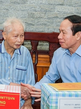 Hải Phòng dự chi 550 tỉ đồng tặng quà Tết người có công