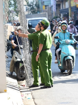 Làm nghiêm để lập lại trật tự vỉa hè