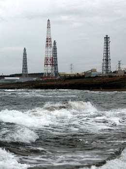 Vừa khởi động lại vài tiếng, nhà máy điện hạt nhân lớn nhất thế giới bất ngờ dừng hoạt động