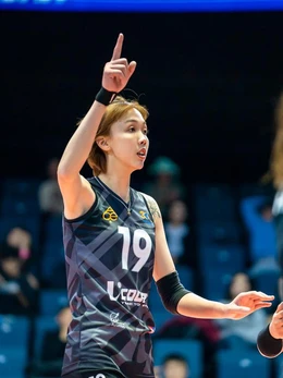 Cô gái Việt Nam cao 1m95 rực sáng ở giải bóng chuyền Mông Cổ