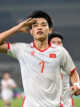 Giành Vua phá lưới, Đình Bắc tiếp tục được AFC vinh danh