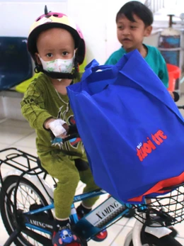 Đón Tết ở bệnh viện mà lòng vẫn ấm khi có quà Ước mơ của Thúy