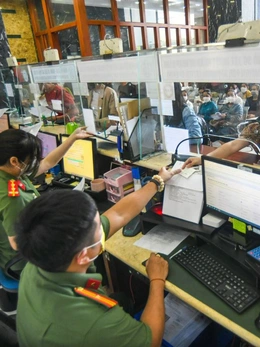 Triển khai miễn thị thực có thời hạn cho người nước ngoài thuộc diện đặc biệt cần ưu đãi