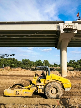 Thi công dự án vành đai 3 TP.HCM xuyên Tết để kịp mốc thông xe 30-4-2026