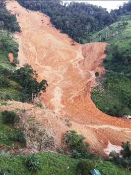 Bộ đội góp 350 triệu đồng giúp gia đình nạn nhân vụ sạt lở đất vùi 3 người ở xã vùng cao Đà Nẵng