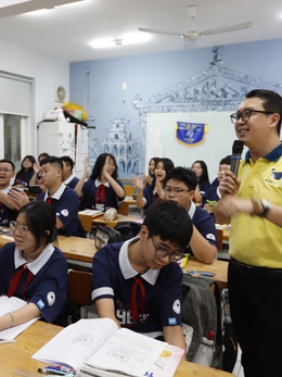 Tuyển sinh lớp 10 ở TP.HCM: Ít nhất 70% học sinh vào công lập