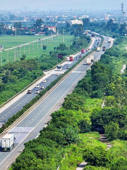 Cao tốc huyết mạch phía nam Hà Nội giảm tốc độ tối đa xe chạy từ 120km/h xuống 100km/h