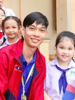 Sinh viên quốc tế chọn giảng đường Việt Nam - Kỳ 1: Chàng trai Lào và hành trình blouse trắng