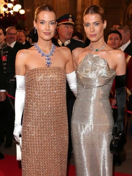 Cháu song sinh của Công nương Diana diện đồ đồng điệu tại dạ tiệc Opera Vienna Ball