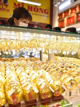 Thủ tướng: Không để chậm trễ trong việc báo cáo thành lập sàn giao dịch vàng quốc gia