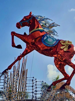 Dân thích thú khi mục kích song mã kéo xe, xích mã tung vó lấp lánh tại Phú Yên cũ