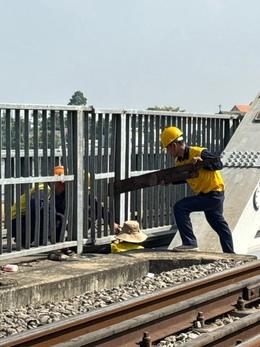 Dự kiến 9h sáng mai 11-3, thông tuyến đường sắt Bắc - Nam qua cầu Ghềnh