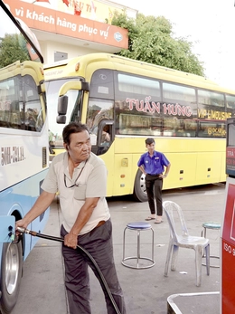 Ứng phó giá xăng dầu: Sớm thiết kế gói hỗ trợ nền kinh tế