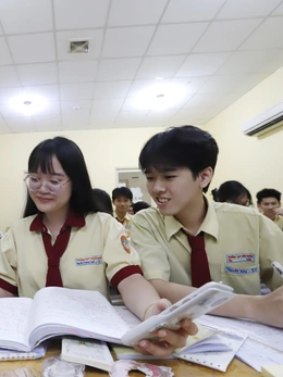 Đôi bạn cùng lớp đoạt giải nhất kỳ thi học sinh giỏi cấp thành phố