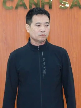 Khởi tố, bắt tạm giam chủ cơ sở pha axit acetic với nước làm 'giấm trắng 100% tự nhiên'