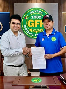 HLV Việt Nam làm trợ lý ở đội tuyển bóng đá quốc gia Nam Mỹ