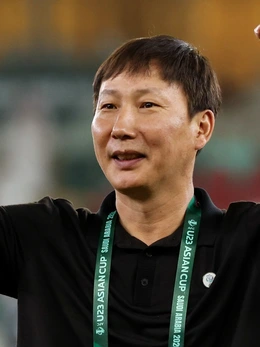 FIFA đăng thông điệp thú vị về ông Kim Sang Sik sau vụ Malaysia