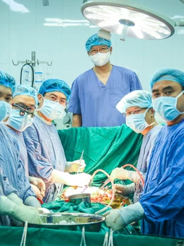 Lần đầu tại Việt Nam: Người được nhận gan lại hiến gan cho người bệnh khác