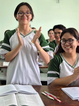 Nữ sinh TP.HCM đoạt giải nhất môn 'khô khan' nhờ học bằng tư duy