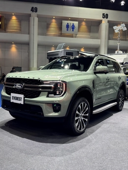 Chi tiết Ford Everest Platinum 2026: Dùng động cơ mới dễ áp dụng cho cả Việt Nam