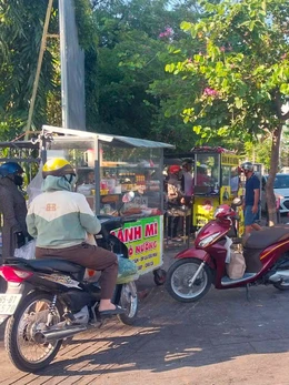 Phan Rang phát thông báo xử lý nghiêm buôn bán lấn chiếm lòng lề đường