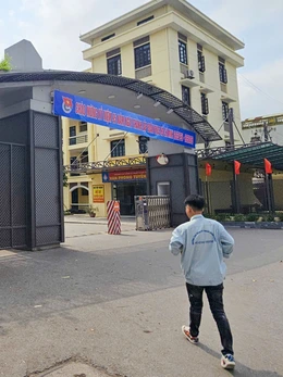 Vụ 'tố' doanh nghiệp 'ép tăng ca' khi thực tập: Nhà trường, học sinh nói gì?