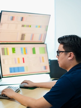 VN-Index gây bất ngờ cuối phiên, chuyên gia khuyên 'chưa nên vội bắt đáy'