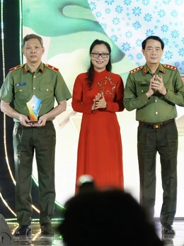 Lan tỏa hình ảnh cán bộ chiến sĩ công an 'vì nước quên thân, vì dân phục vụ' trong thời đại số