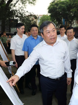 Chủ tịch Hà Nội chỉ đạo kết hợp hạ ngầm điện khi làm đường, tránh đào lên làm lại gây lãng phí