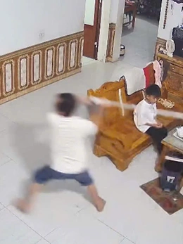 Ép học hành quá sức, kỳ thị hình thể cũng là bạo lực gia đình