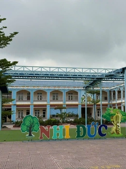 Không qua đấu thầu, doanh nghiệp vẫn được cấp thực phẩm vào trường học