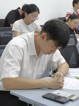 Thí sinh trúng tuyển đại học bằng thi riêng tăng, học bạ giảm