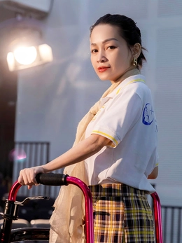 'Thiên thần 6 chân' và ước mơ hoa hậu - Tại sao tôi không thể đội vương miện hoa hậu?