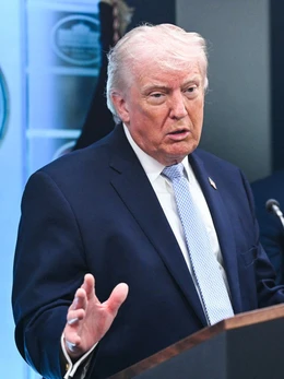 Ông Trump: 'NATO không có mặt khi chúng tôi cần họ. Đừng quên Greenland!'