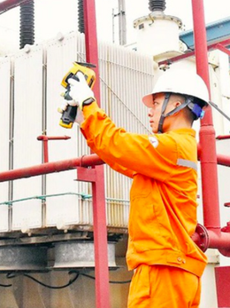 Phá kỷ lục tiêu thụ điện do nắng nóng, huy động nguồn điện đắt đỏ phục vụ giờ cao điểm
