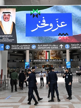 Iran tập kích Kuwait khiến sân bay đóng cửa, nhiều người bị thương