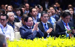 PM calls for international support as Vietnam, Ho Chi Minh City pursue development