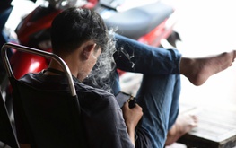 Nearly half of Vietnamese exposed to secondhand smoke at home: health officials