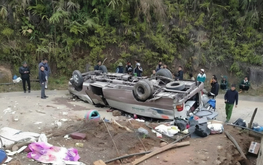 9 killed, 8 injured after bus carrying charity group overturns in northern Vietnam