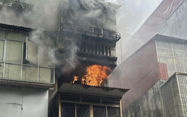 Fire at central Hanoi home prompts temporary street closures