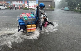 Ho Chi Minh City braces for extended heavy rain through early next week