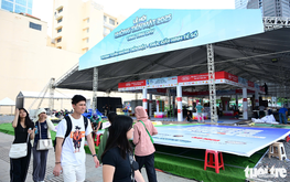 Ho Chi Minh City pedestrian street buzzes with final preparations for cashless day festival